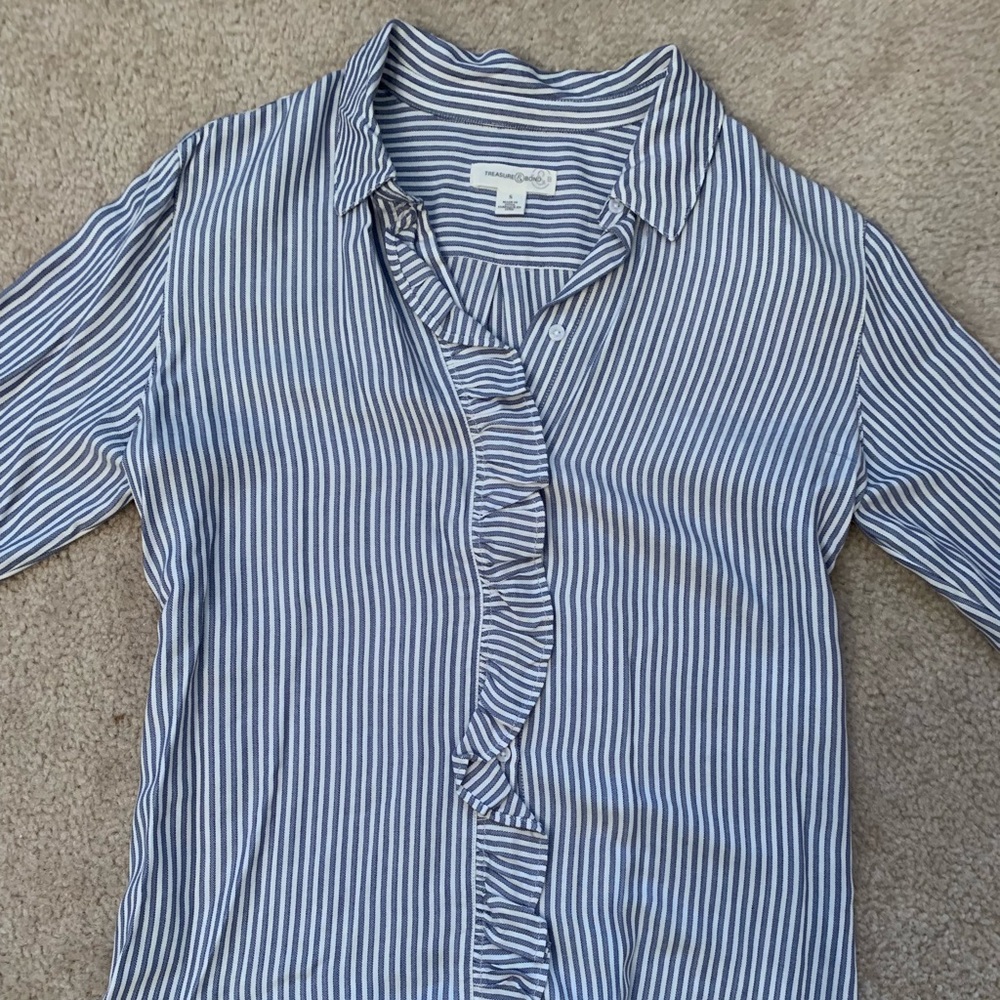 Blue & white stripe long sleeve blouse! Size small